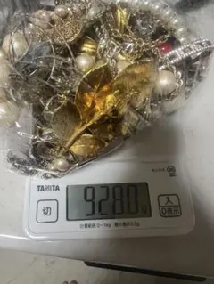 P*様 遺品整理 断捨離 煌めきある緑石がついたリング - メルカリ