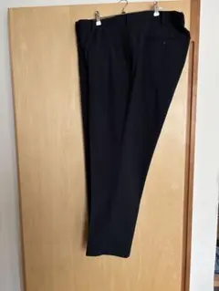 ユニクロ感動パンツ　ネイビーのサムネイル