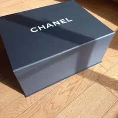 CHANEL 黒い箱 大きめ