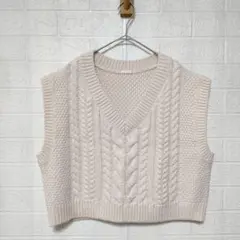 GU ジーユー (M)　チャンキーニット クロップドベスト
