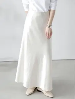 サテン フレアロングスカート