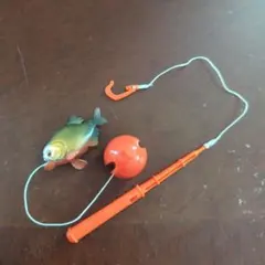 びっくらたまご　フィッシャーズ　　　釣りボム　ピラニア