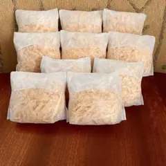 ♠︎70 削りたてをお届けします　ヒノキチップ　ヒノキおがくず10袋　かんなくずのサムネイル