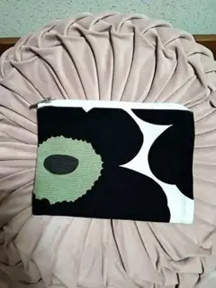 マリメッコ　ポーチ