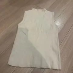 AMERI アイボリー ノースリーブセーター