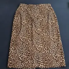ヒョウ柄タイトスカート スリット付き　膝丈　　ミニスカート　ヒョウ柄　アニマル