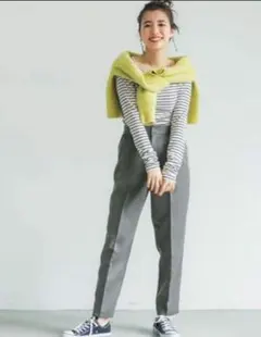 テーパードパンツ