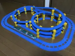 プラレール線路　タワーレイアウト　モノレール付き　参考出品 プラレール線路 タワーレイアウト モノレール付き 参考出品 - メルカリ
