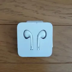 未使用　iPhone　Lightning接続 イヤフォン ホワイト