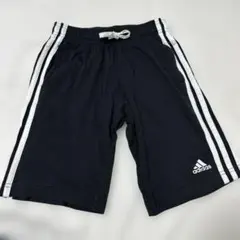 アディダスキッズ　ハーフパンツ130