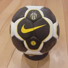 ひ*ろ様 Nike Juventus ユベントス サッカーボール 1号球のサムネイル