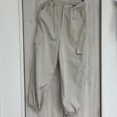 ベージュ カーゴパンツ ドローストリングのサムネイル