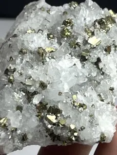 天然石　水晶クラスター　パイライト共生　原石　台座付き⭐️1669