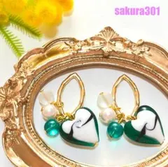 sakura301 ランプワークガラス ハート 緑 ホワイト ピアス イヤリング