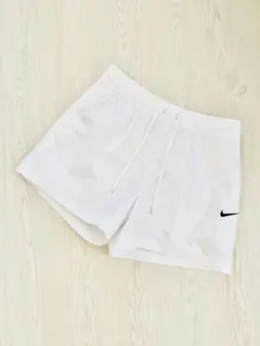 NIKE ウィメンズ ショートパンツ ホワイト Lサイズ