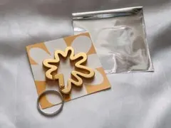 新品未使用】藤井風 花 カラビナ キーホルダー 赤 レッド - メルカリ