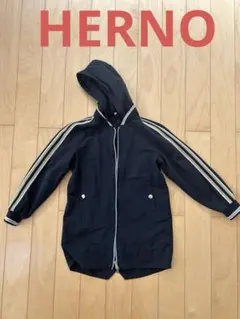 お値下げ！HERNO フード付きジャケットのサムネイル