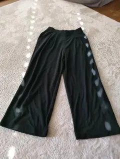 UNIQLO　レディース　フレアパンツ