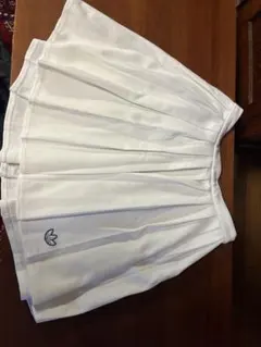 adidas ホワイト プリーツスカート スコート