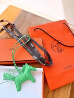 エルメス　HERMES ショッパー　チャーム パイン型○】可愛らしさを添える♥HERMESバッグチャーム (HERMES