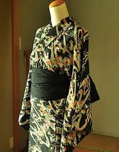 LL 着物リメイク 正絹 作家物落款豪華黒留袖 シンプルゆったり