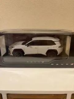 トヨタ新型RAV4ハイブリッドZ ミニカー アバンギャルドブロンズ
