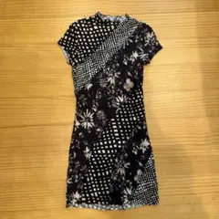 花柄 チェック柄 半袖 ワンピース　Urban Outfittersのサムネイル