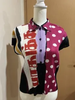 ⭐️最終価格⭐️プリーツプリーズ半袖柄物シャツ極美品⭐️のサムネイル