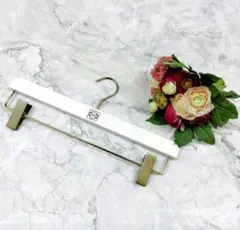 2026年最新】LOEWE 衣類ハンガーの人気アイテム - メルカリ