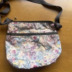 レスポバック　LeSportsac ショルダーバッグ 花柄バック　斜め掛け