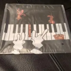 ハッピーくじ　トムとジェリー　FUNNY ART！4 D賞　フラットポーチ