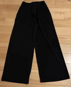 UNIQLO クレープジャージーストレートパンツ　XS ブラック