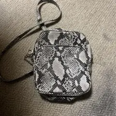 ヘビ柄ショルダーバッグ