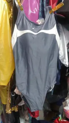 ナイキ　水着　ハイレグ　ワンピース　Lサイズ　グレー　日本製　パッド付　格好いい