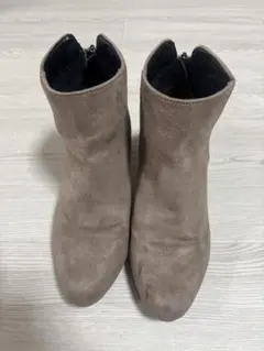 グレー スエード風 ブーティ 中ヒール