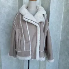 ムートン風ベージュジャケット