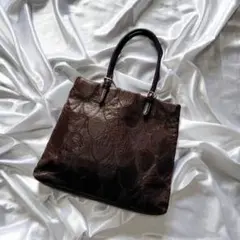 ✨新品✨本革 カービング大トートバッグ エンボス ブラウン - メルカリ