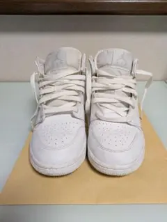 NIKE AIR JORDAN 1 MID ホワイト 23.5cm スニーカー