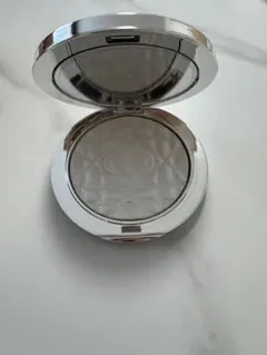 Dior Forever Glow Luminizer ハイライトパウダー06