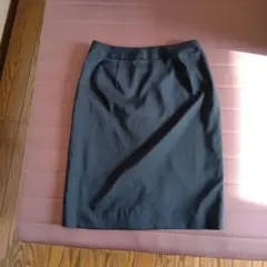 黒 タイトスカート膝丈 サイズ15号