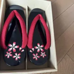 黒と赤の花柄　浴衣用下駄　S
