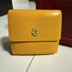 正規品・黄色　CHANEL シャネル 三つ折り財布