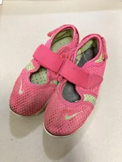 Nike サンダルスニーカー メッシュ　ピンク　16㎝