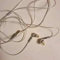 シルバー インイヤー型イヤホン 3.5mmジャック