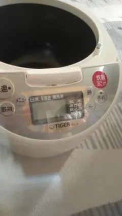 Tiger 圧力IH炊飯ジャー 5.5合炊き JPB-H100 / White - メルカリ