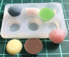 【カップケーキ　タルト土台】シリコンモールド　型　ミニチュアフード