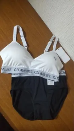 CECIL McBEE ■新品スポーツブラジャーショーツセット　Mサイズ
