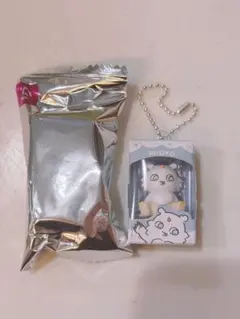 ちいかわ あのこ チョコボックス1個　キーホルダー