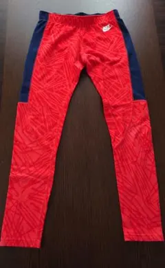 美品　Nike レッド レギンス150〜160cm