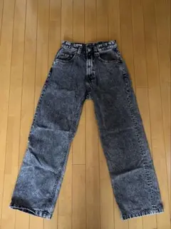 ZARA ケミカルウォッシュ デニムパンツ グレーブラックのサムネイル